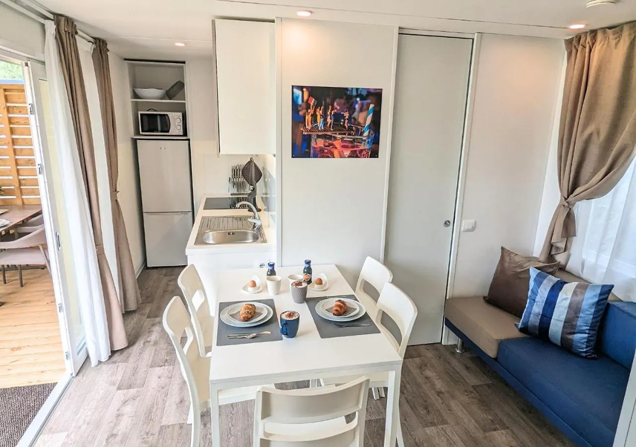 Chalet Mobile Home On Lago Maggiore - Direct Beach Access Maccagno
